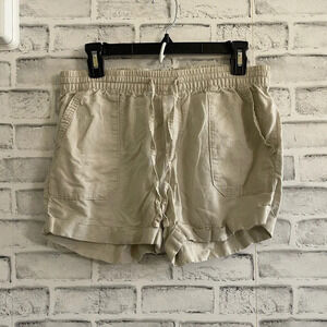 Women’s Joe Fresh beige colored linen blend shorts size Small